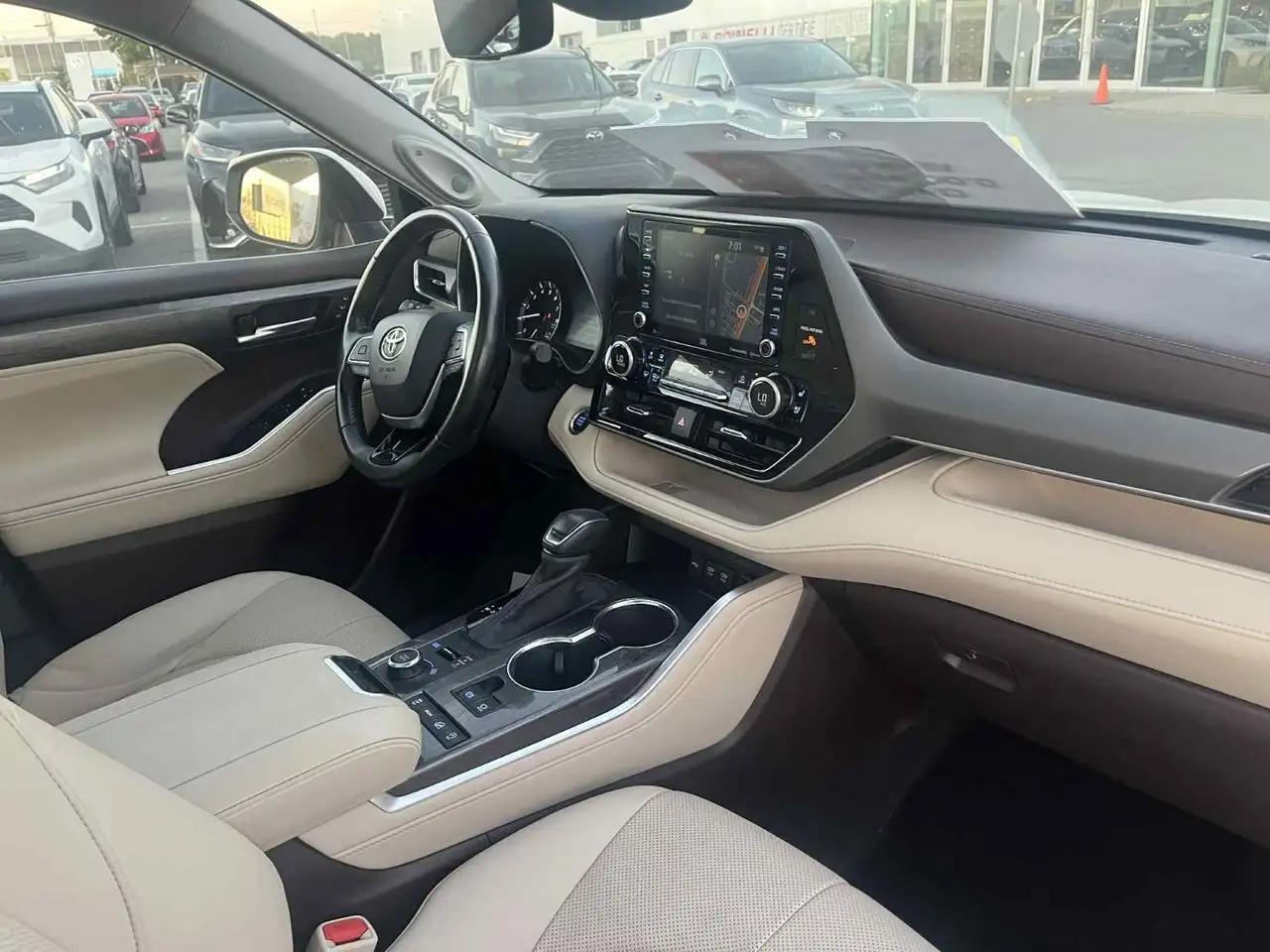 Toyota Highlander снимка Toyota Highlander