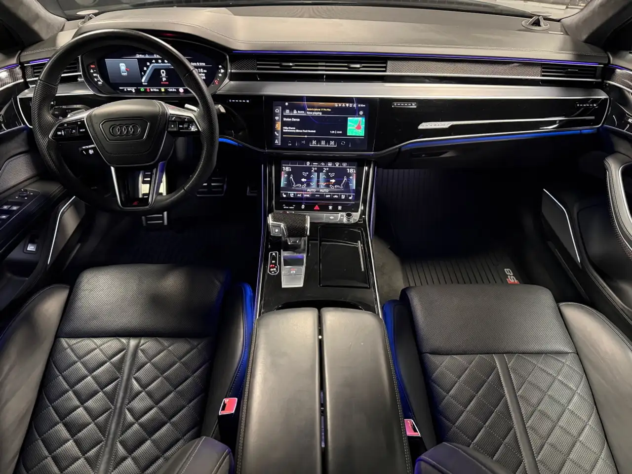 Audi S8 снимка Audi S8