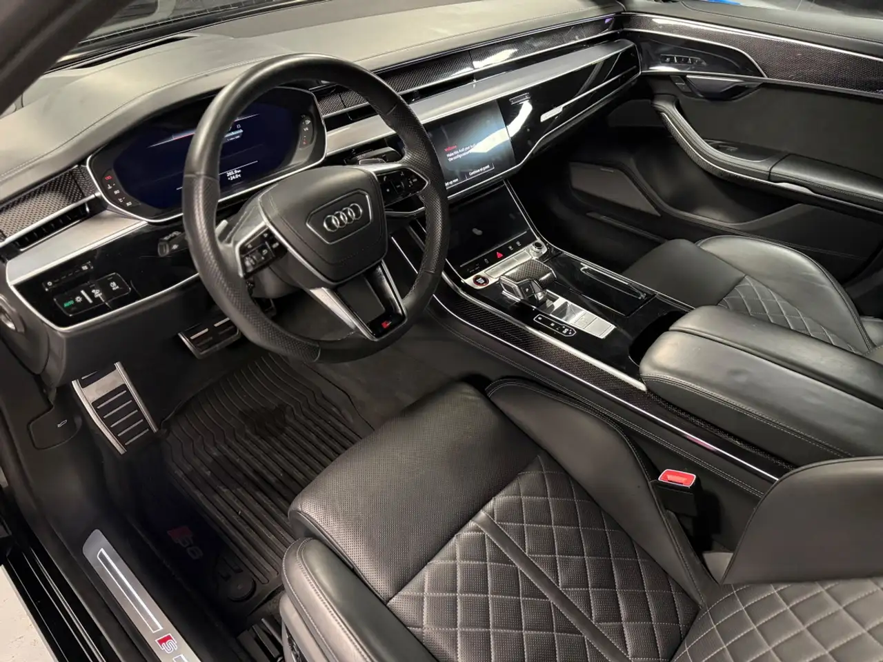Audi S8 снимка Audi S8