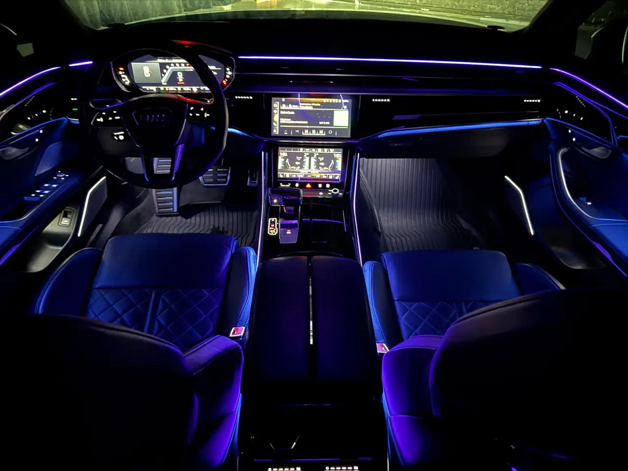 Audi S8 снимка Audi S8