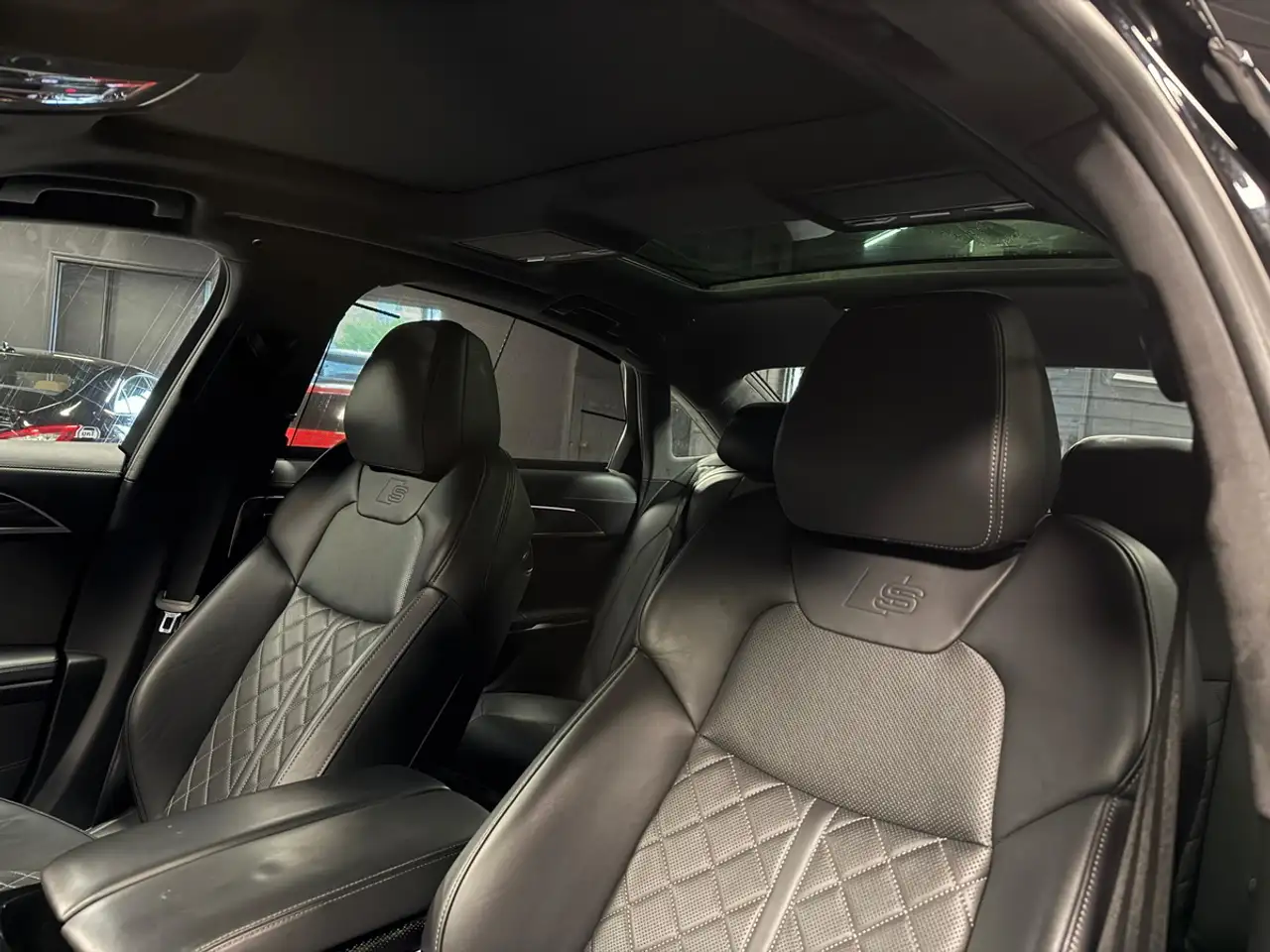 Audi S8 снимка Audi S8