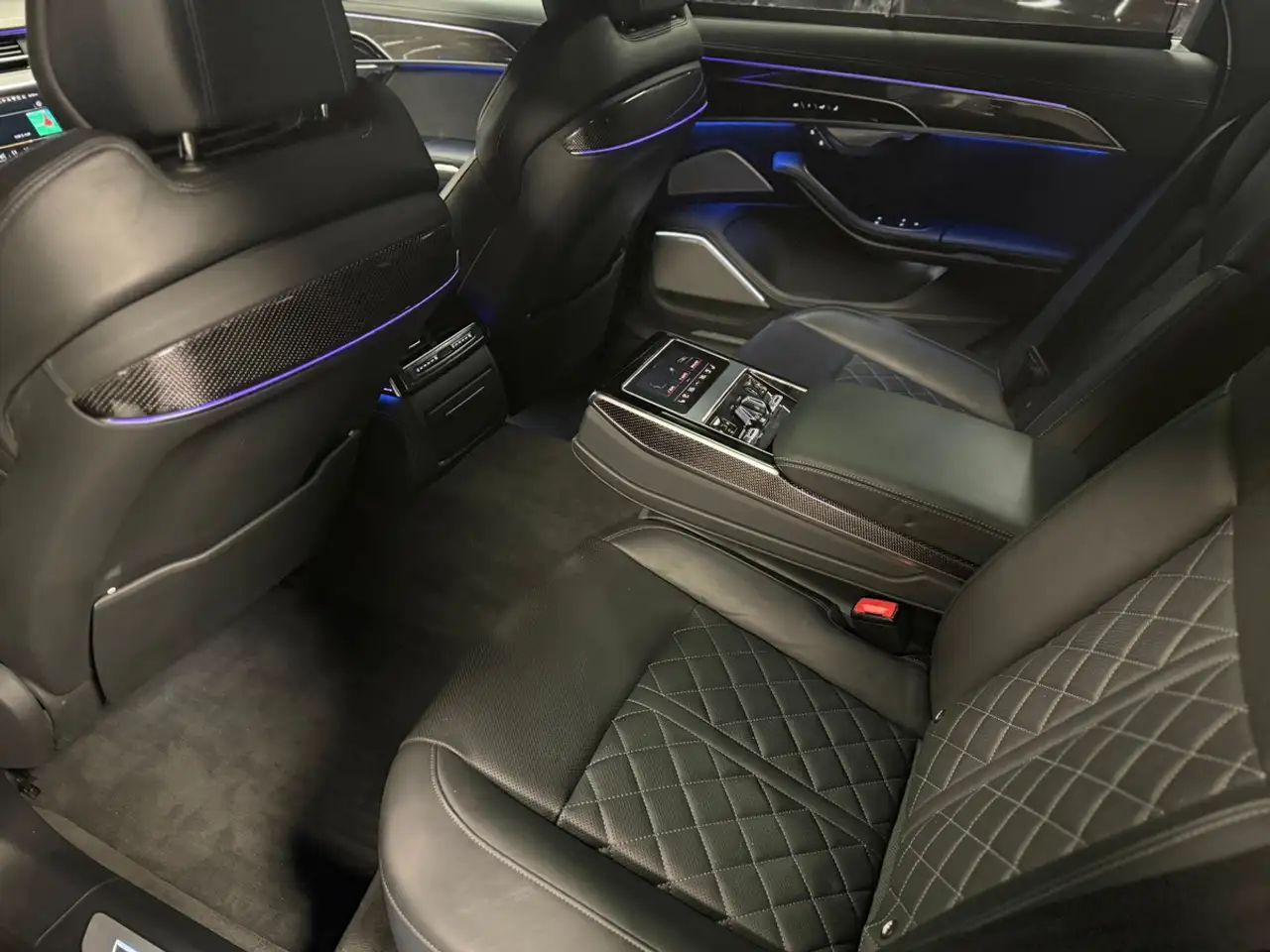 Audi S8 снимка Audi S8