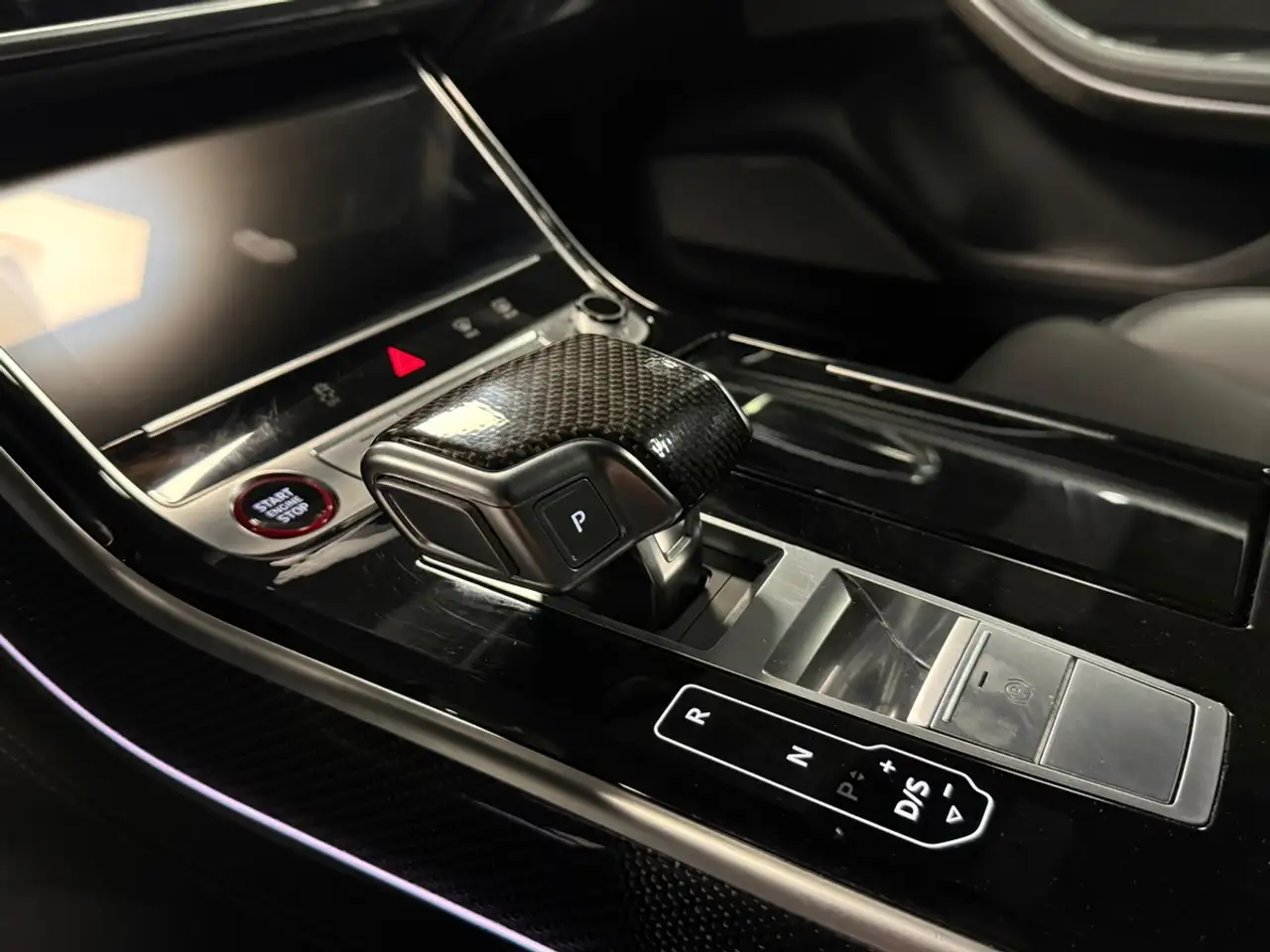 Audi S8 снимка Audi S8