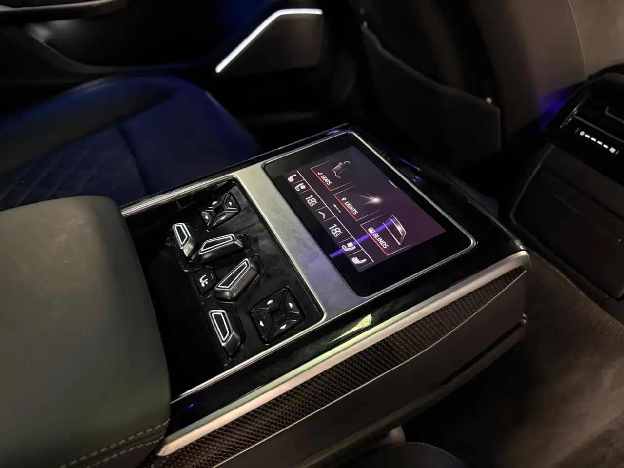 Audi S8 снимка Audi S8