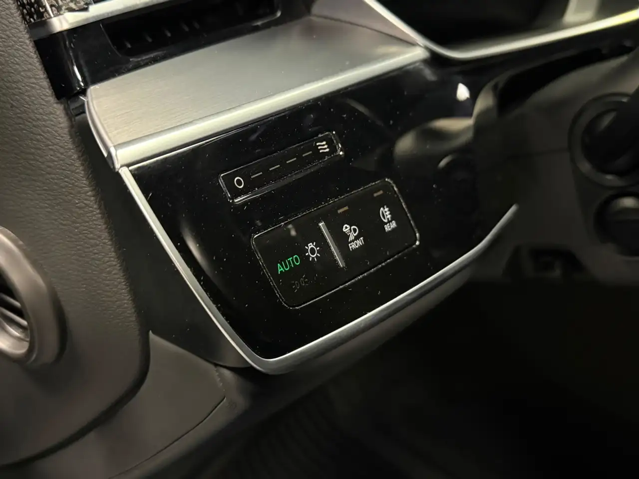 Audi S8 снимка Audi S8