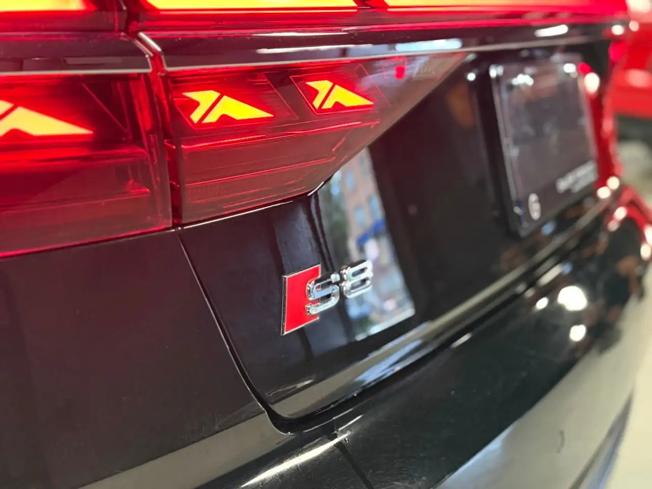 Audi S8 снимка Audi S8