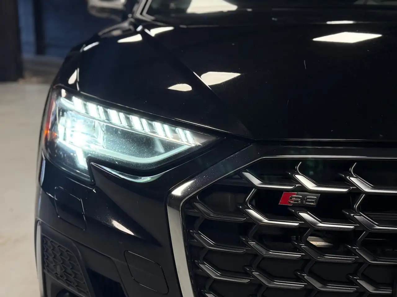 Audi S8 снимка Audi S8