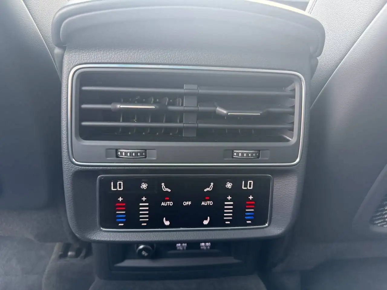 Audi Q7 снимка Audi Q7