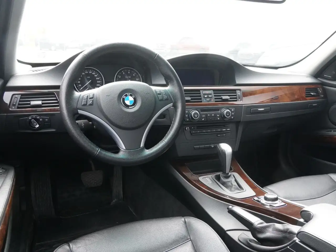 BMW 3 Series photo BMW 3 Series