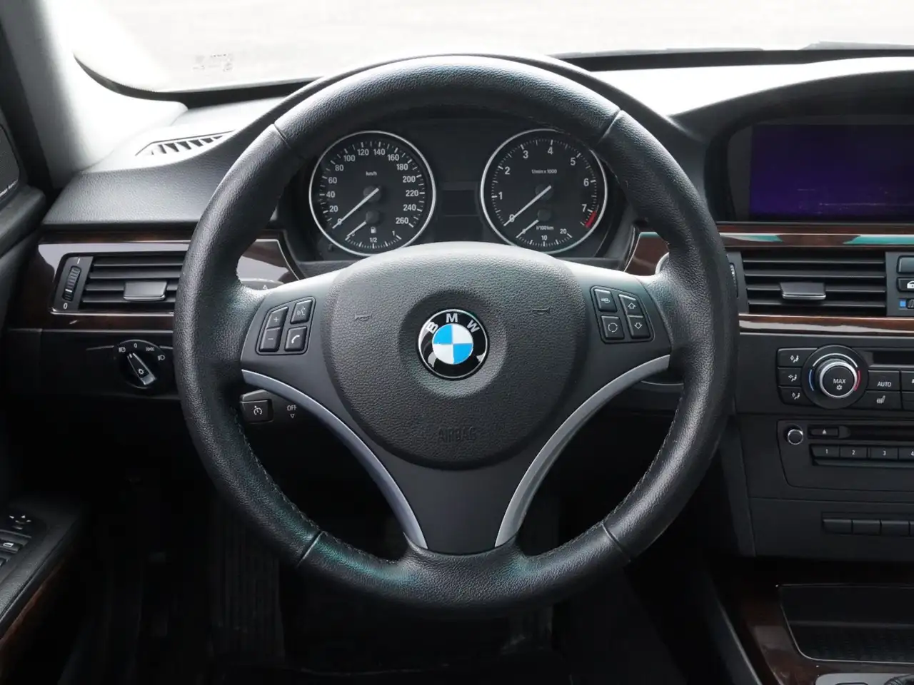 BMW 3 Series photo BMW 3 Series