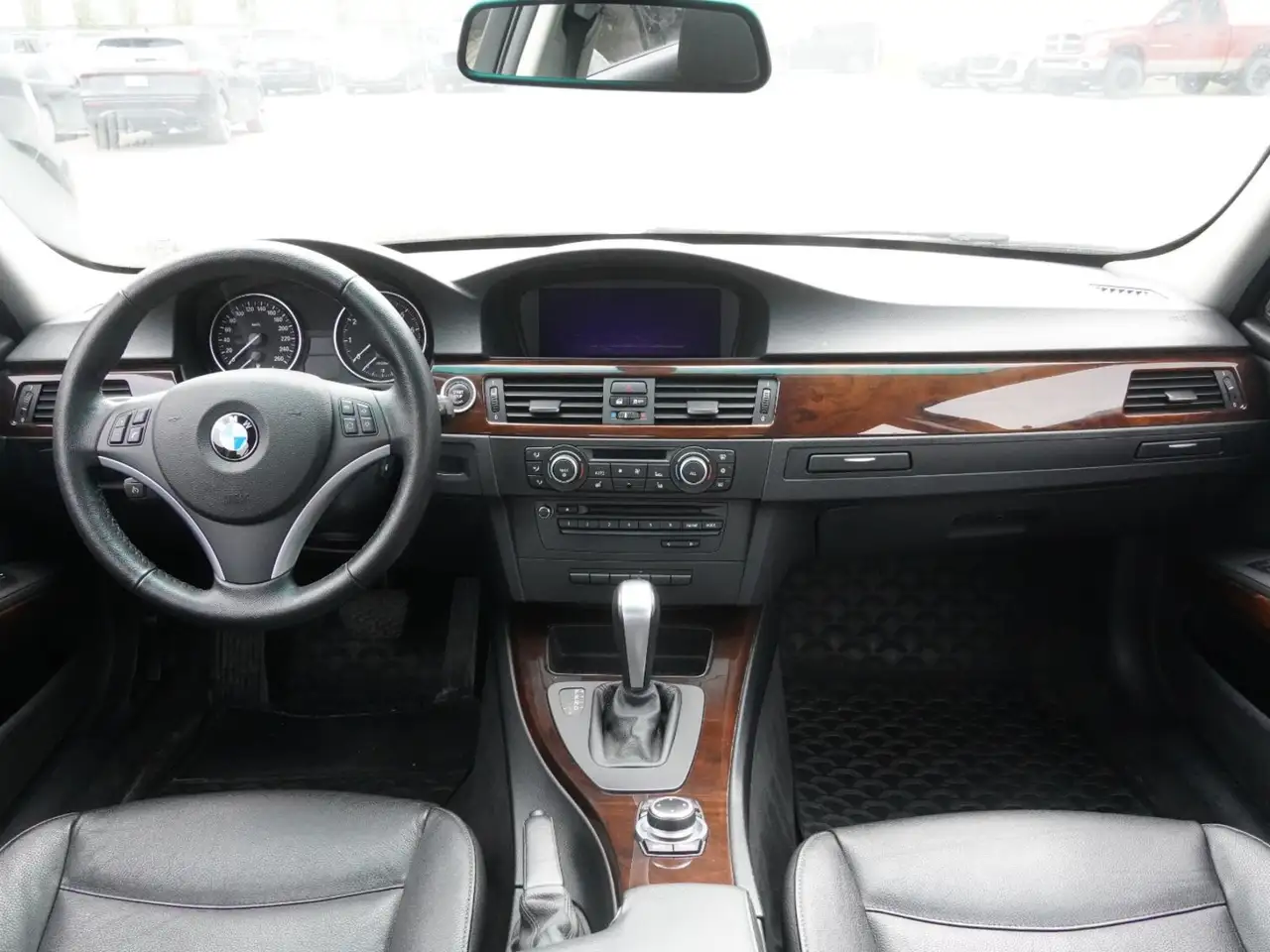 BMW 3 Series photo BMW 3 Series