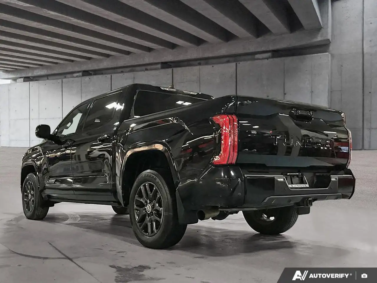 Toyota Tundra снимка Toyota Tundra