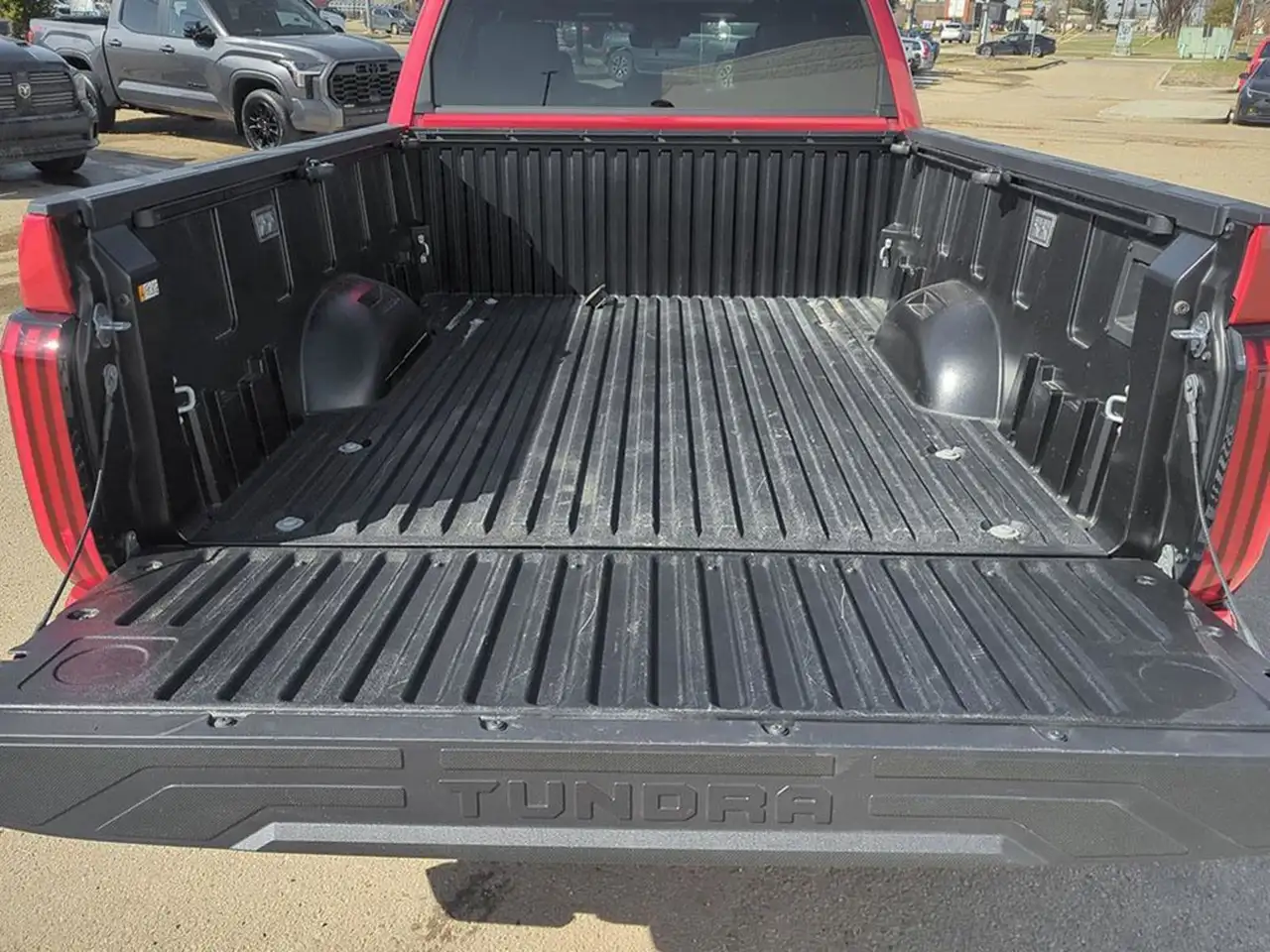 Toyota Tundra снимка Toyota Tundra