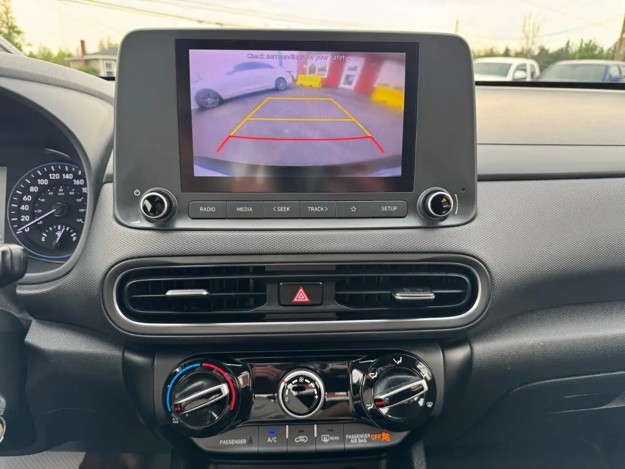 Hyundai KONA снимка Hyundai KONA