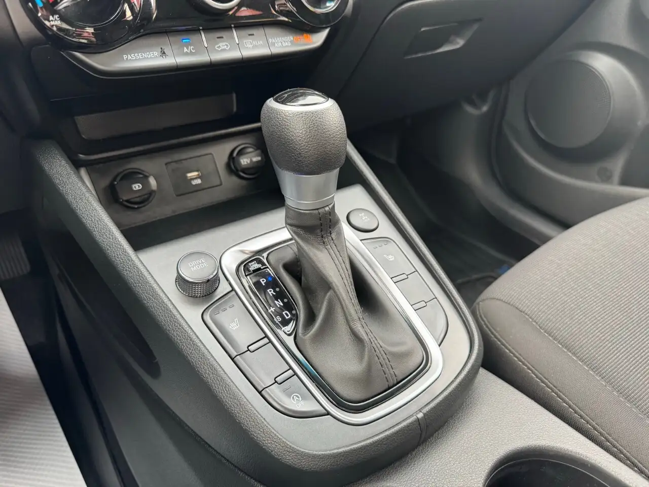 Hyundai KONA снимка Hyundai KONA