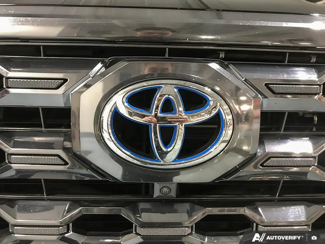 Toyota Tundra снимка Toyota Tundra