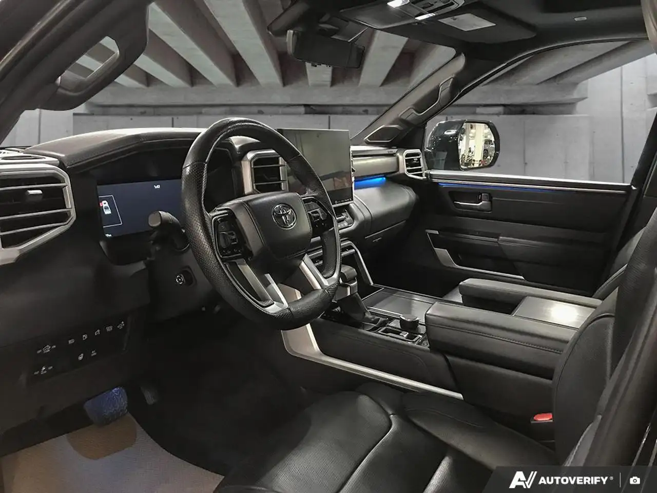 Toyota Tundra снимка Toyota Tundra