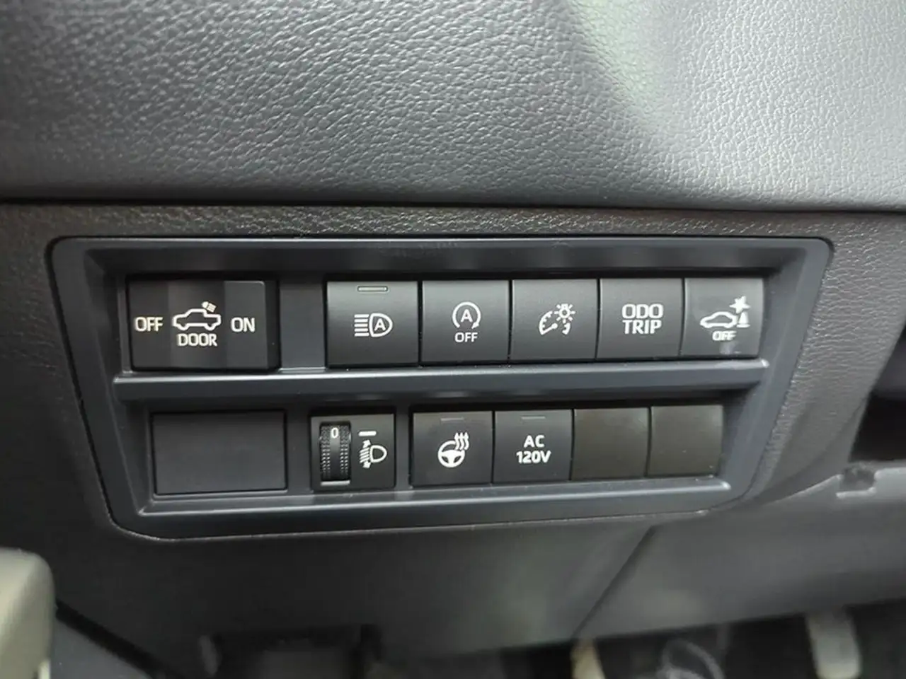 Toyota Tundra снимка Toyota Tundra