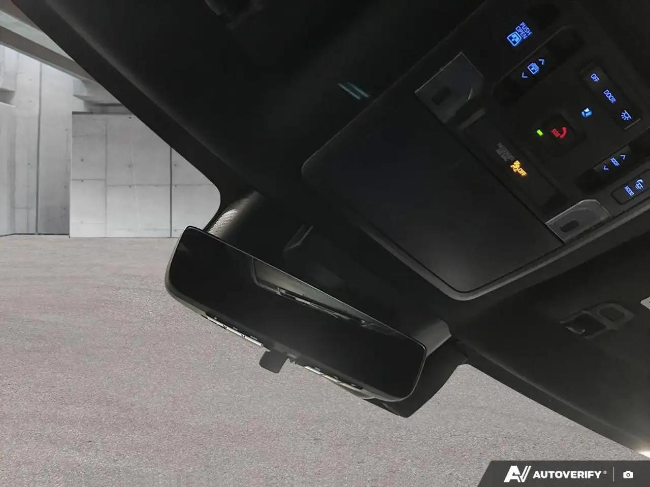 Toyota Tundra снимка Toyota Tundra