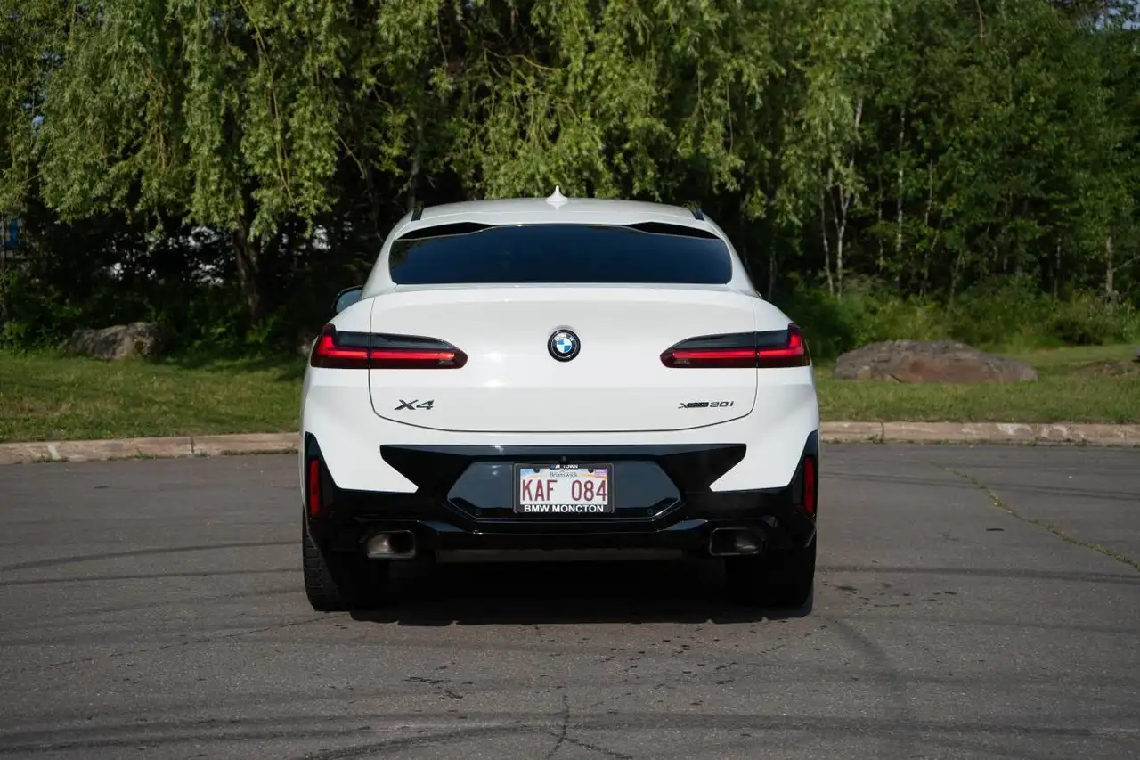 BMW X4 photo BMW X4