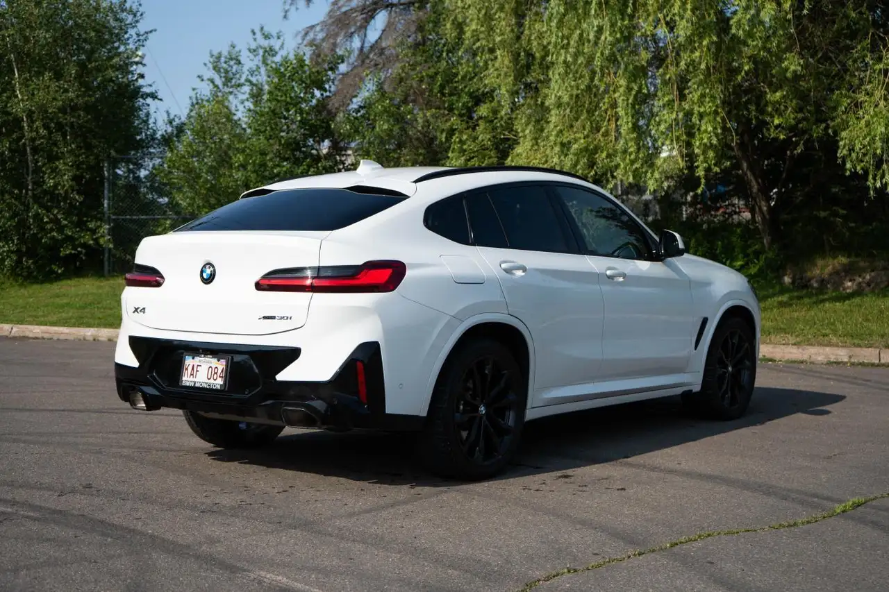 BMW X4 photo BMW X4