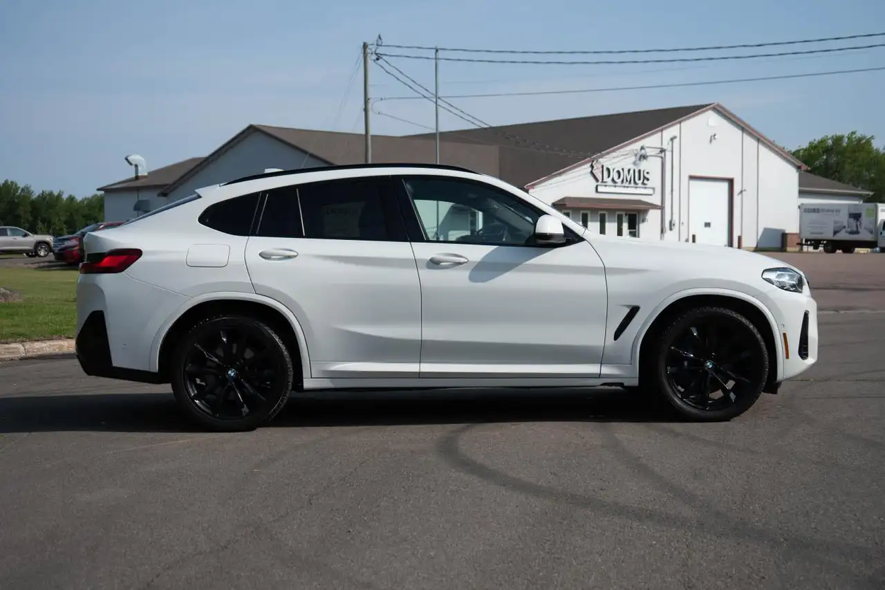 BMW X4 photo BMW X4