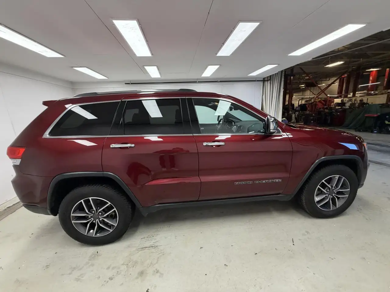 Jeep Grand Cherokee photo Jeep Grand Cherokee