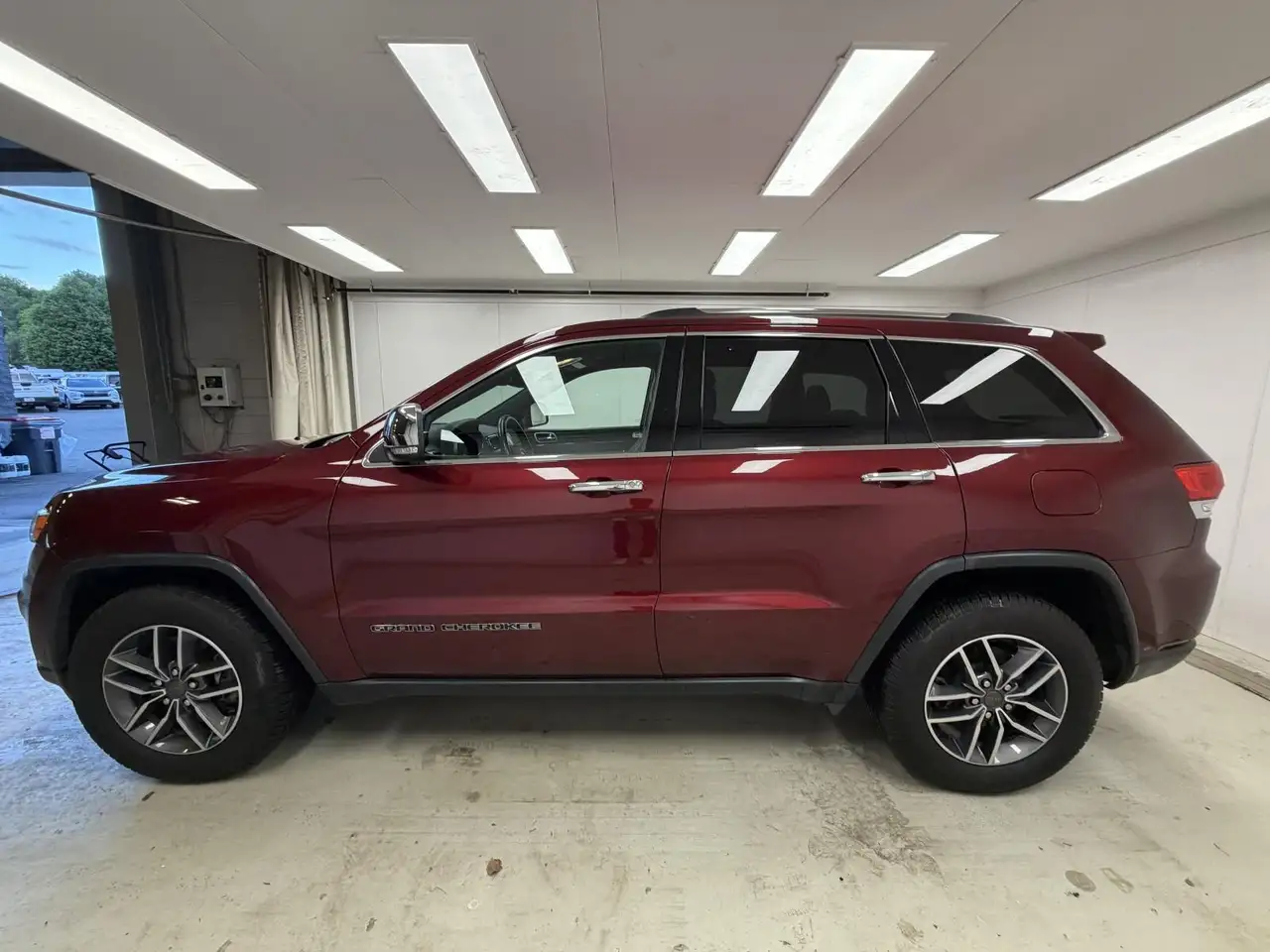 Jeep Grand Cherokee photo Jeep Grand Cherokee