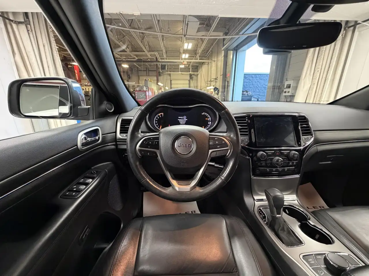 Jeep Grand Cherokee photo Jeep Grand Cherokee