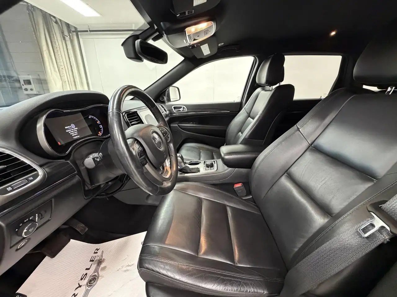 Jeep Grand Cherokee photo Jeep Grand Cherokee
