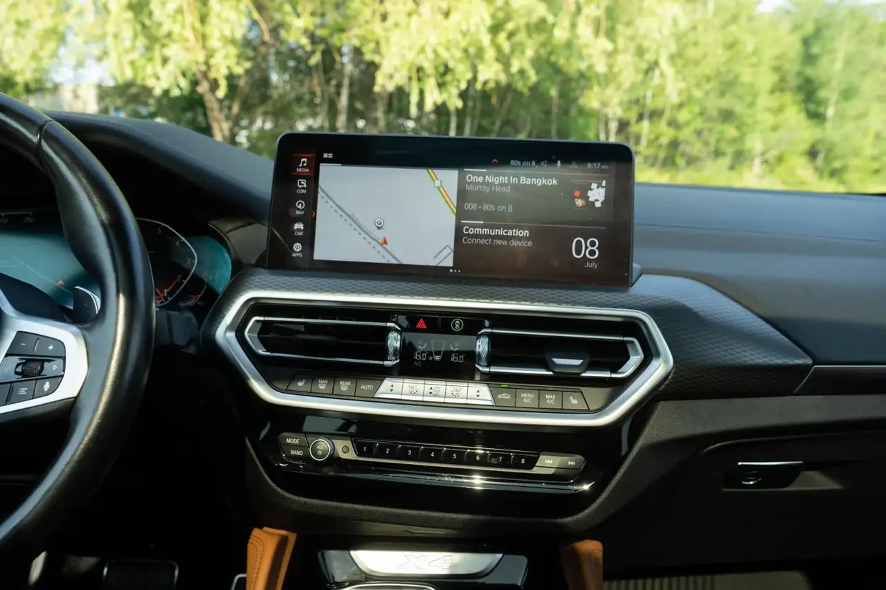 BMW X4 photo BMW X4