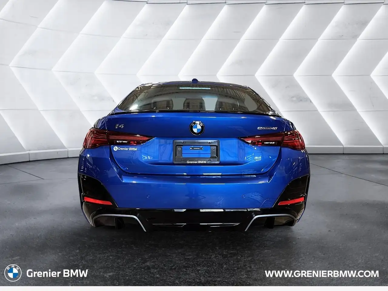 BMW i4 photo BMW i4