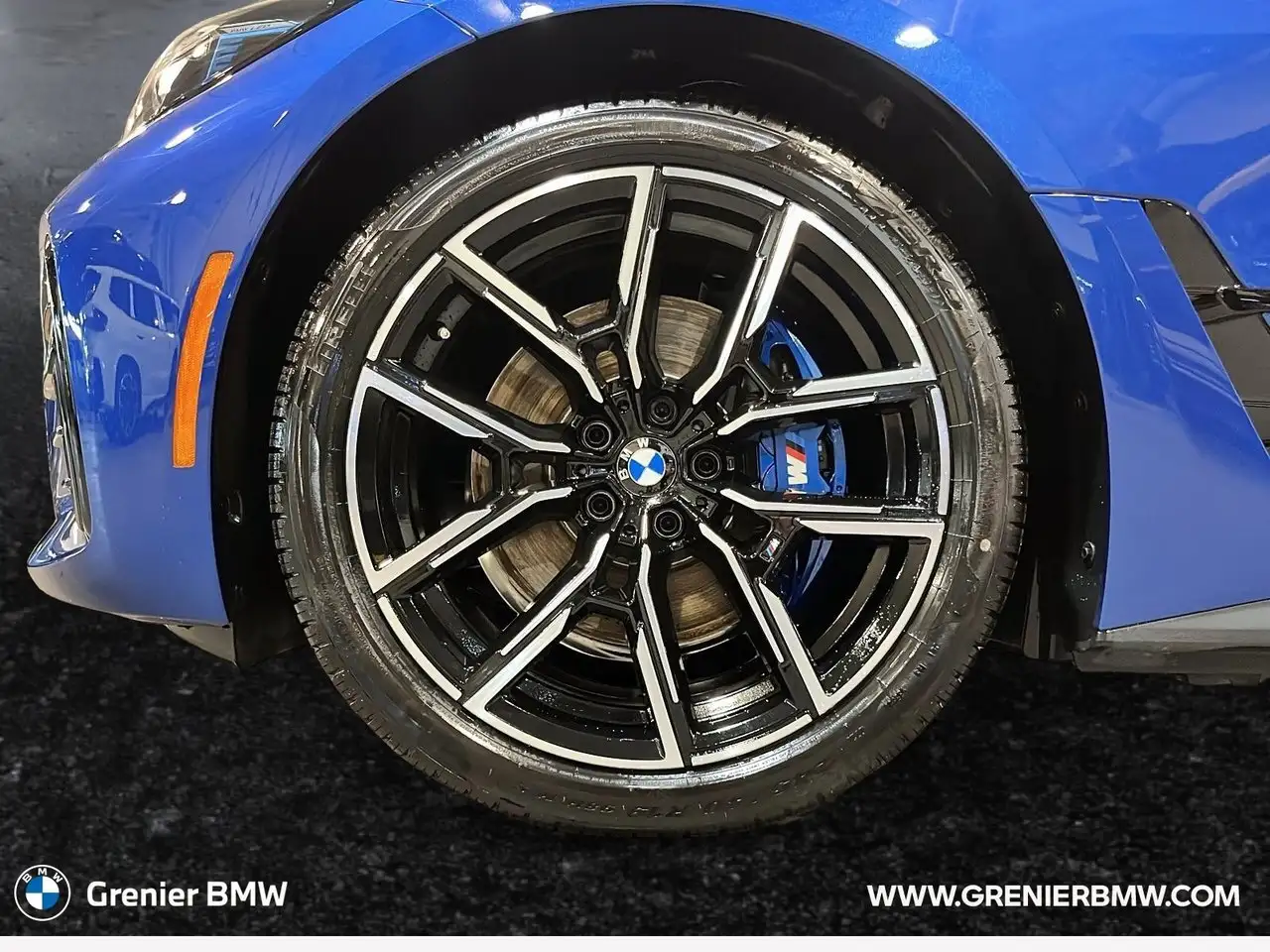 BMW i4 photo BMW i4