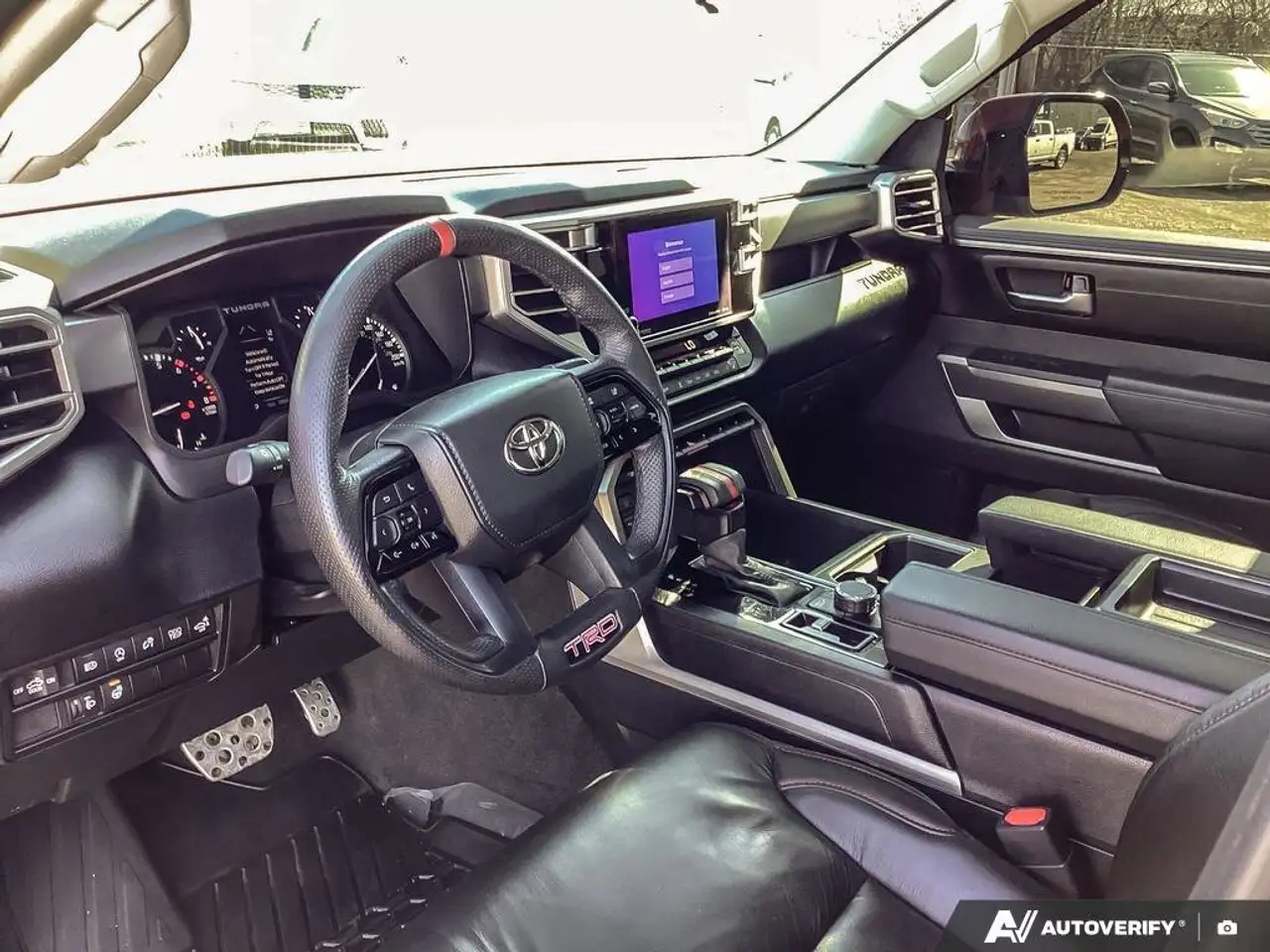 Toyota Tundra снимка Toyota Tundra
