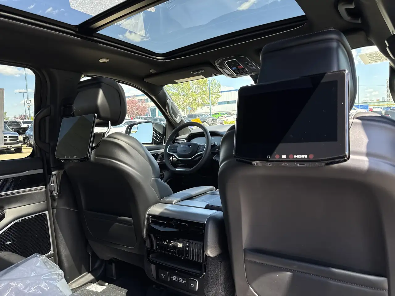 Jeep Grand Wagoneer fotografie Jeep Grand Wagoneer