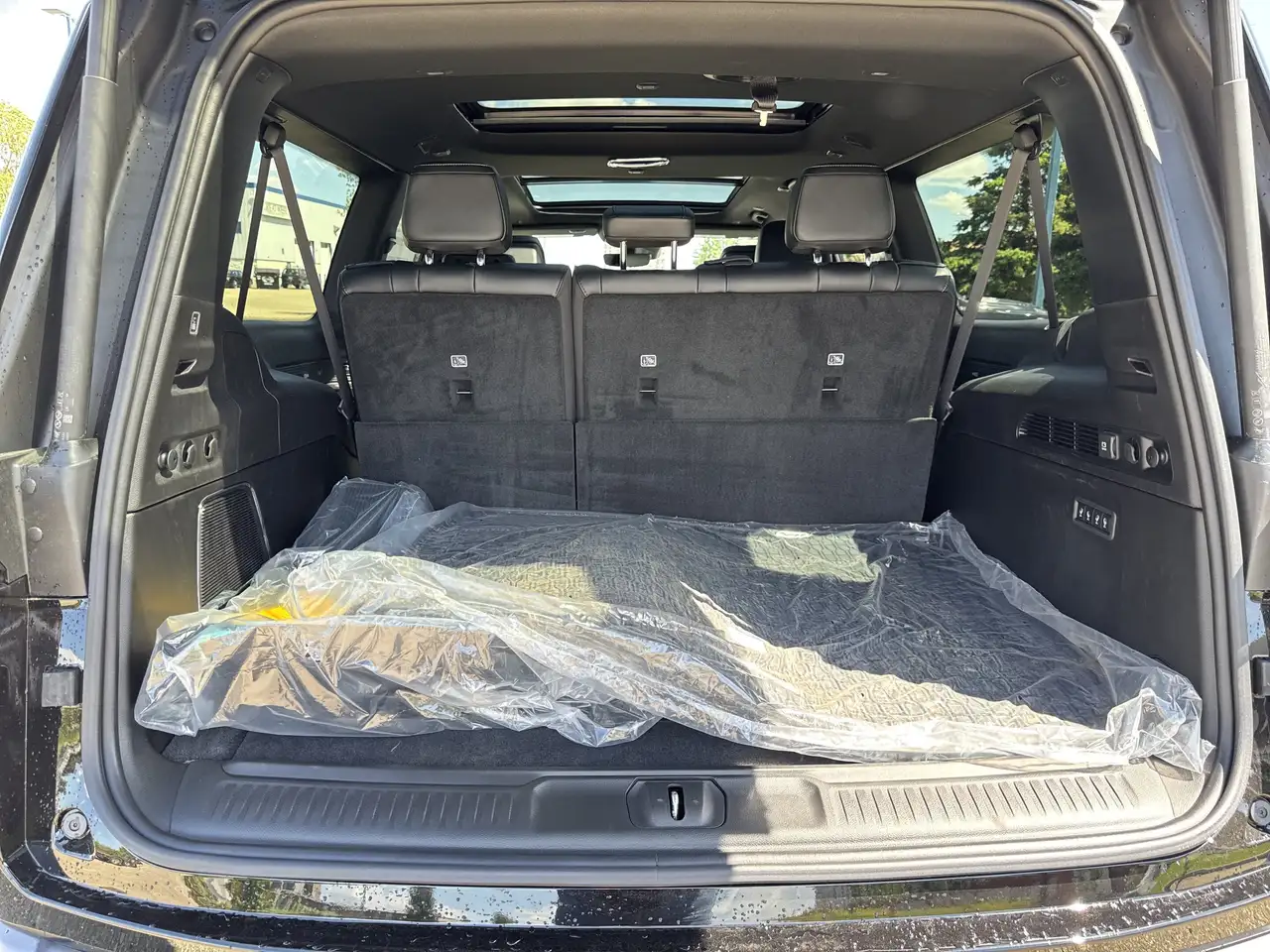 Jeep Grand Wagoneer fotografie Jeep Grand Wagoneer