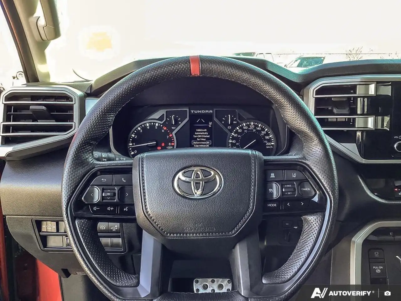 Toyota Tundra снимка Toyota Tundra