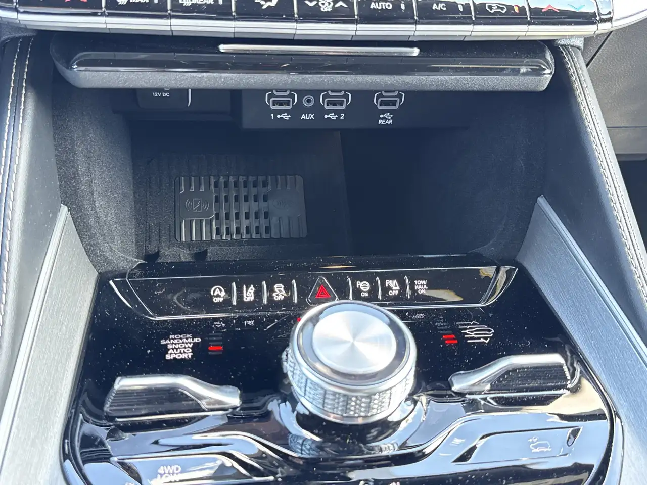 Jeep Grand Wagoneer fotografie Jeep Grand Wagoneer