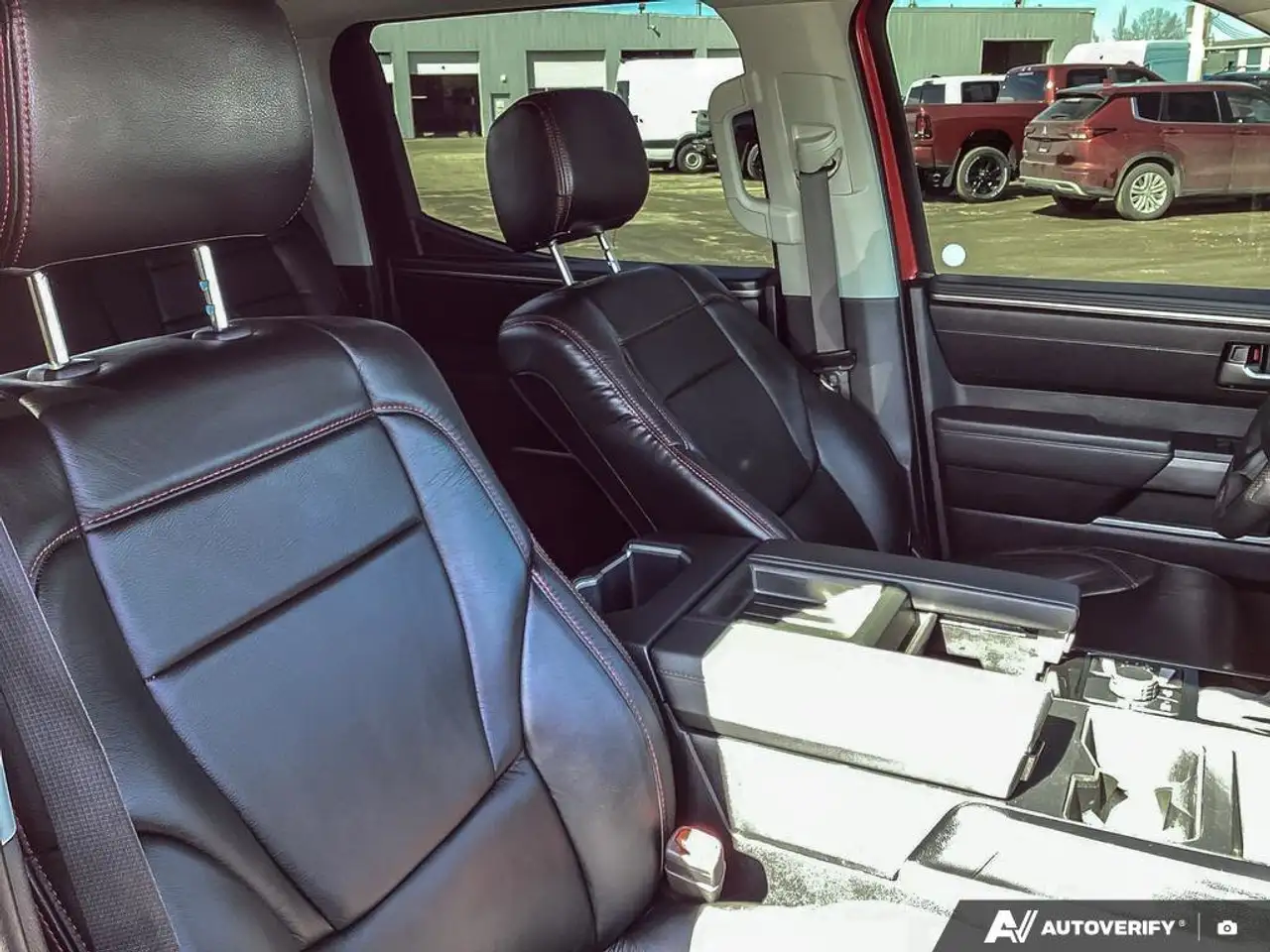 Toyota Tundra снимка Toyota Tundra