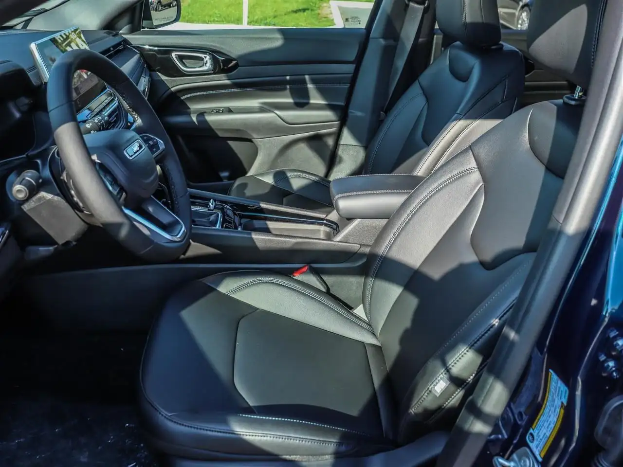 Jeep Compass photo Jeep Compass