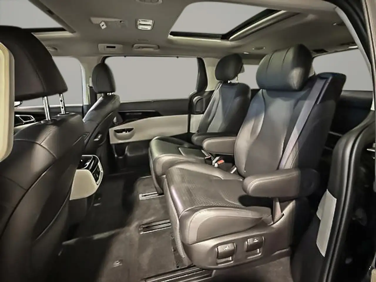 Kia Carnival fotografie Kia Carnival
