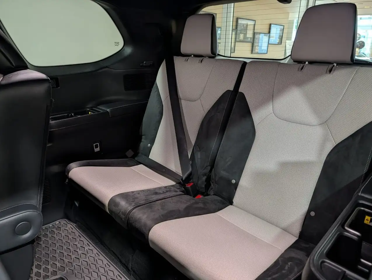 Lexus TX снимка Lexus TX