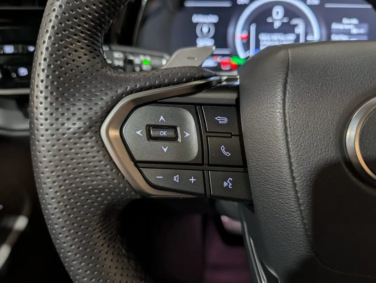Lexus TX снимка Lexus TX