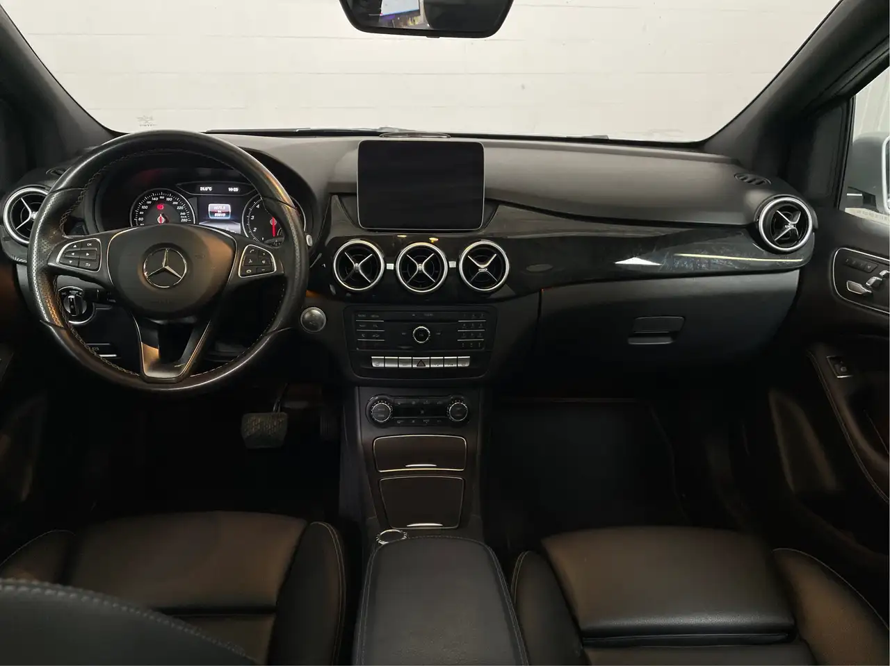 Mercedes-Benz B-Class photo Mercedes-Benz B-Class