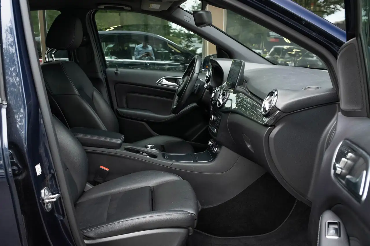 Mercedes-Benz B-Class photo Mercedes-Benz B-Class