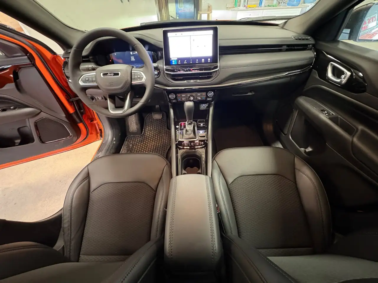 Jeep Compass photo Jeep Compass