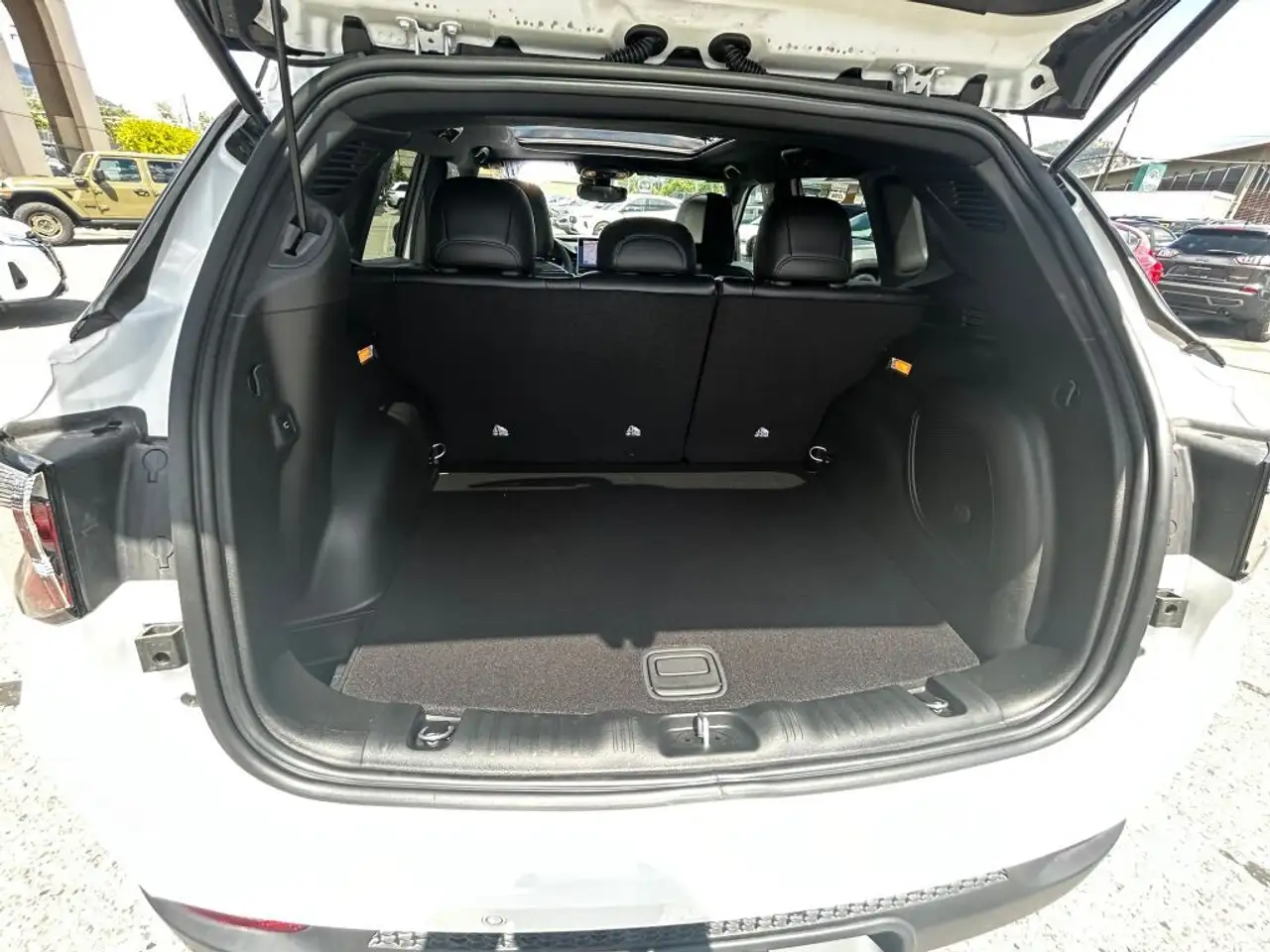 Jeep Compass photo Jeep Compass