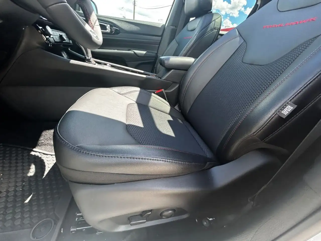 Jeep Compass photo Jeep Compass