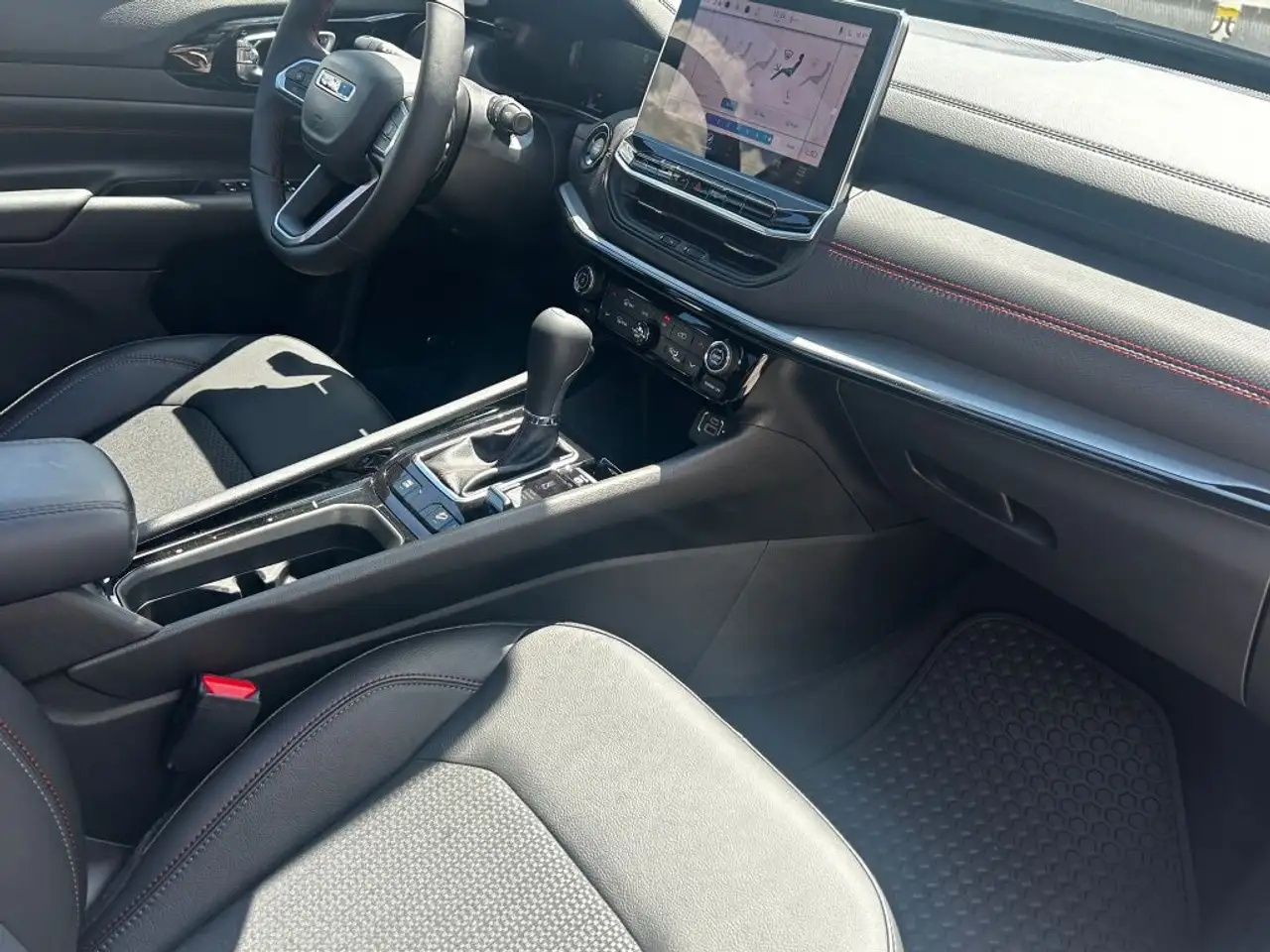 Jeep Compass photo Jeep Compass