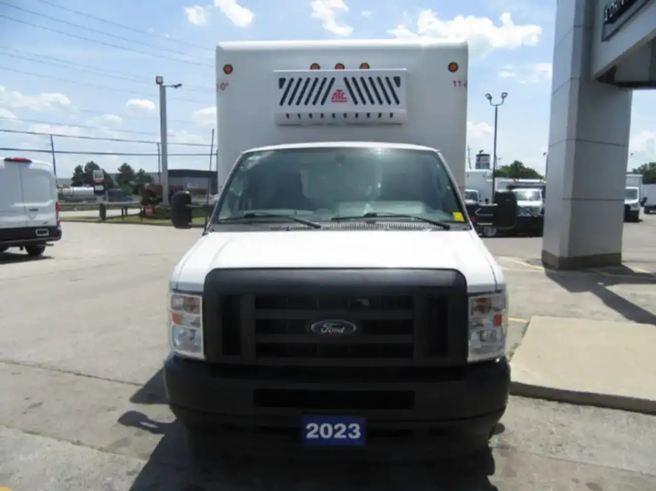 2023 Ford E-450